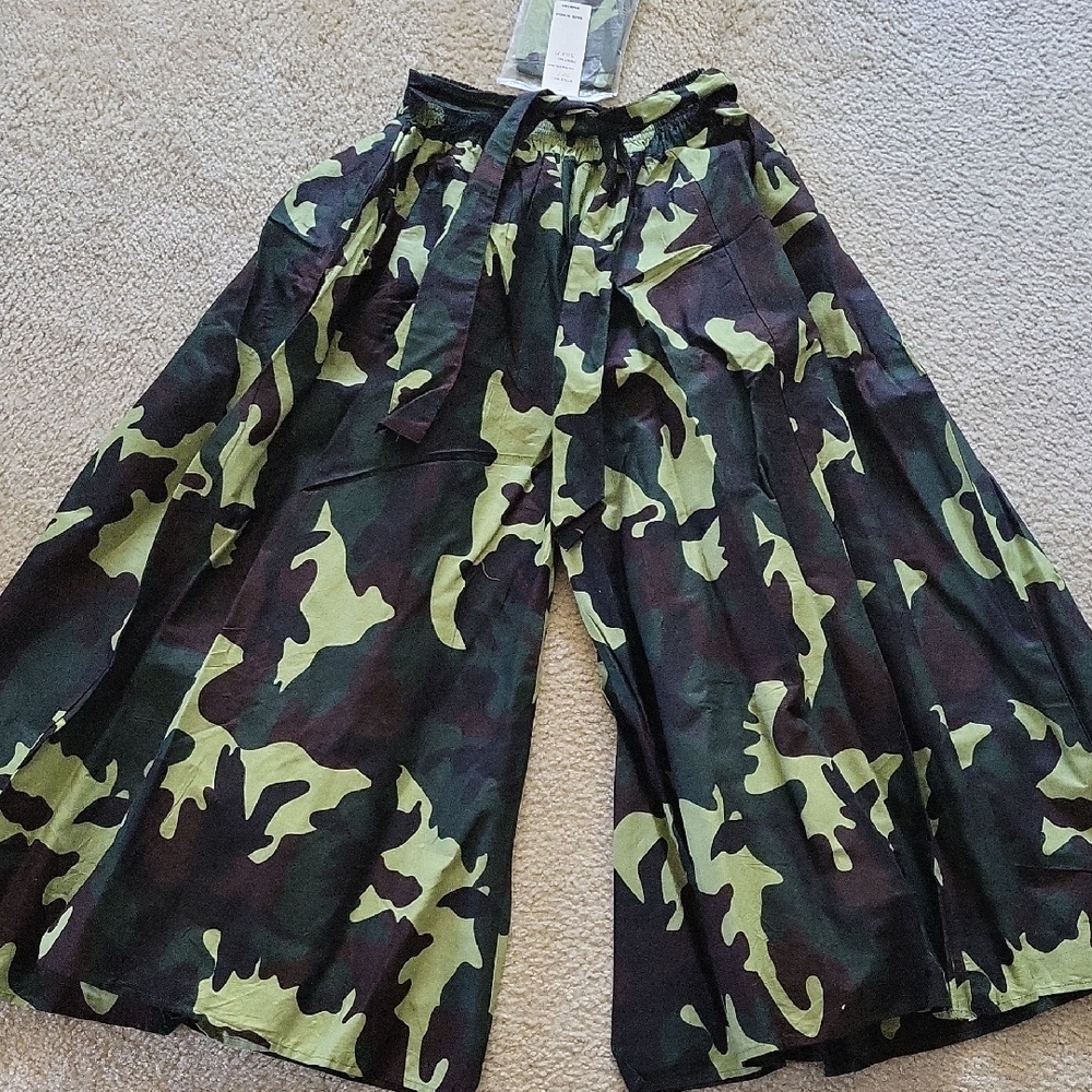 Camouflage Wide-Leg Pants